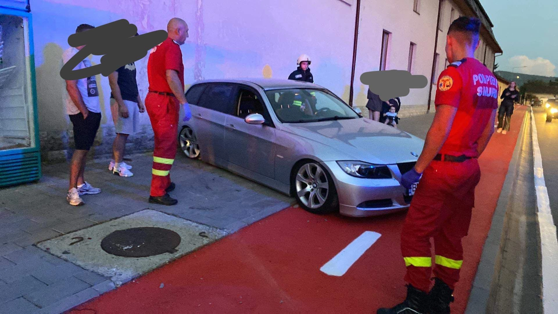 Un T N R A Intrat Cu Bmw Ul N Peretele Unui Liceu Din Beclean Foto